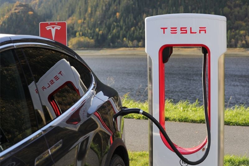 Tesla avec Superchargeur